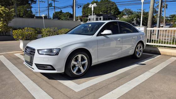 AUDI A4 2.0 TFSI AMBIENTE 183CV GASOLINA 4P MULTITRONIC AUDI A4 2.0 TFSI AMBIENTE 183CV GASOLINA 4P MULTITRONIC